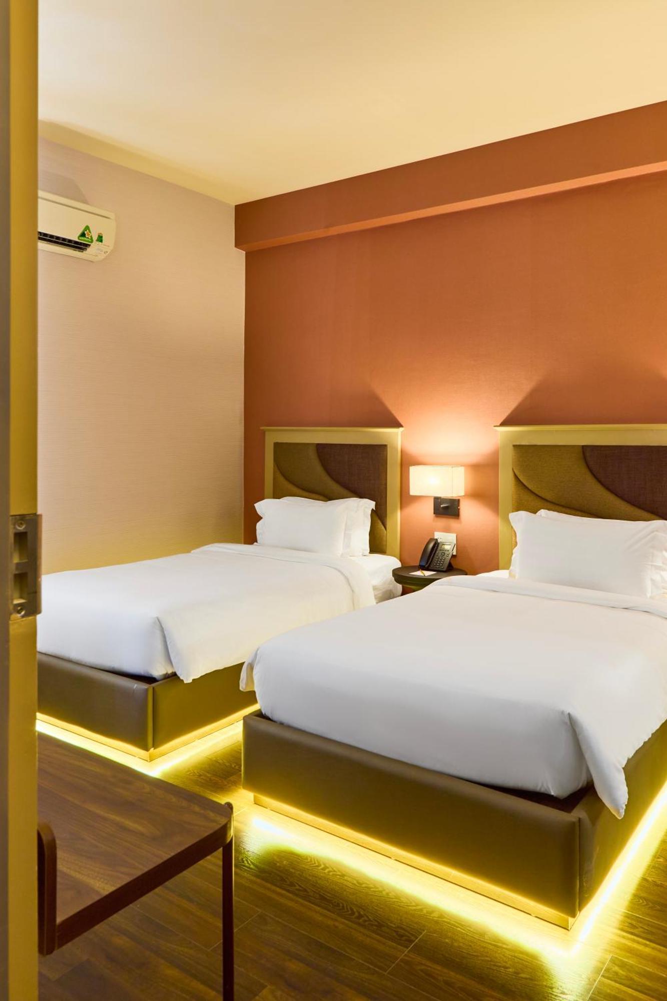 Kin Hotel Ly Tu Trong Хошимин Екстериор снимка